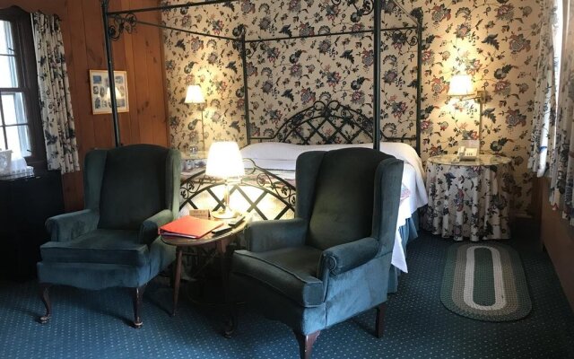 1896 House Inn & Country Lodgings