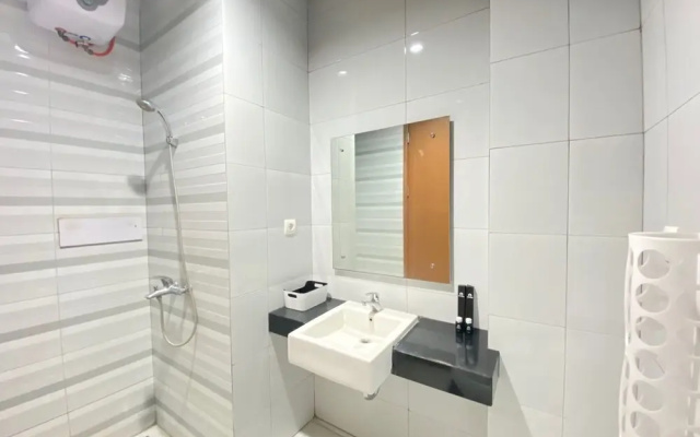 Pleasant 1Br Deluxe at Dago Suites Apartment Near Itb