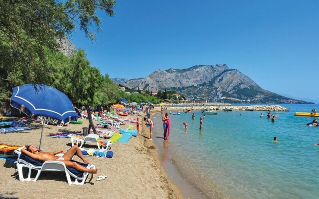 Nice Apartment in Duce With Wifi and 1 Bedrooms
