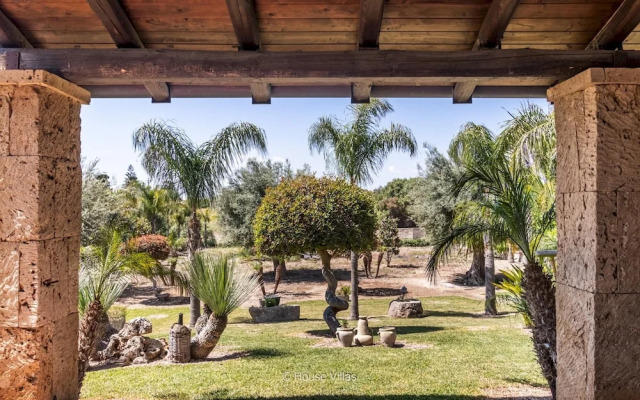 Luxury Garden in Gallina