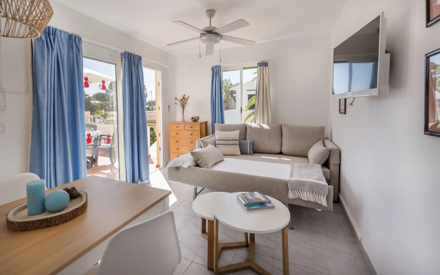 Apartamentos Las Brisas I & II