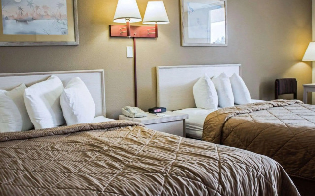 Quality Inn & Suites St Augustine Beach Area