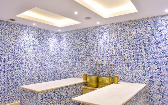 Parrotel Beach Resort