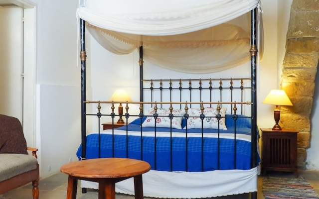 Zoe Traditional Holiday Apartments B&B