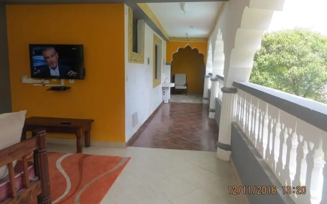 Villa Tuffah 3 Minutes Walk to the Beach - The Villa Comprises