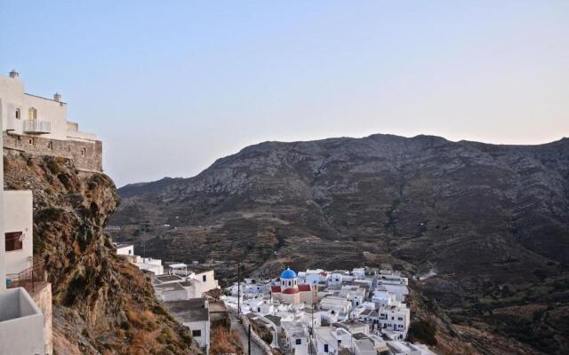 Stunning town-house in Chora, Serifos