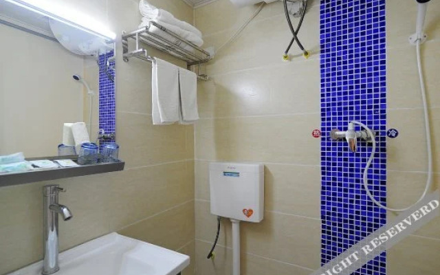 Kaili Yijia Hotel