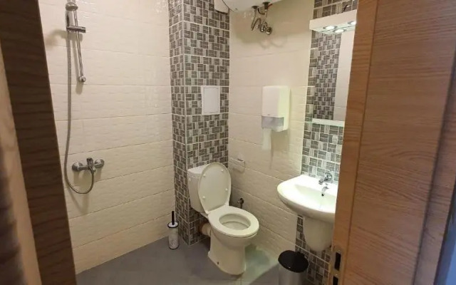 Colonel apartment 941