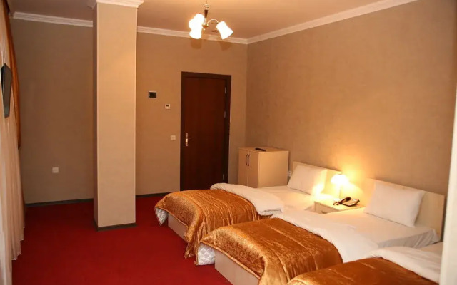 Riva Hotel