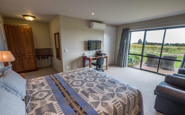 Manakau Lodge
