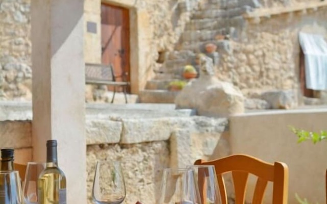 Sineu Mallorcan Renovated Holiday House