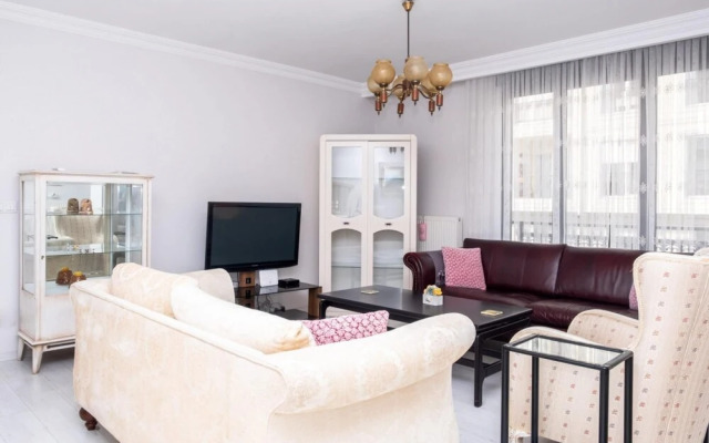 Central Flat Near Trendy Attractions in Kadikoy