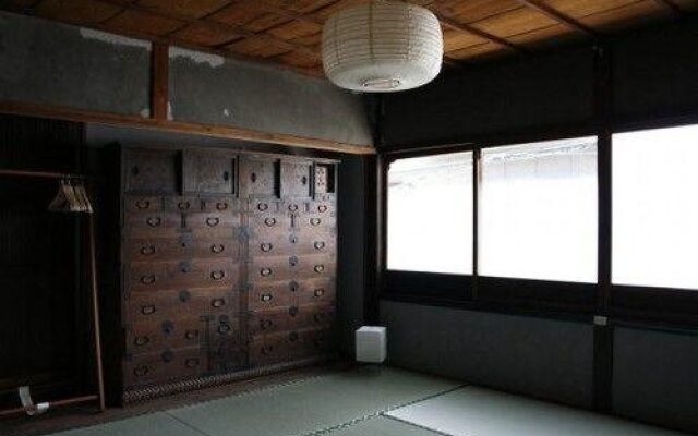 Oil Street Guest House and Space