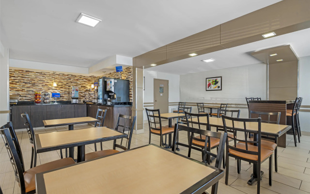 Best Western Center Inn