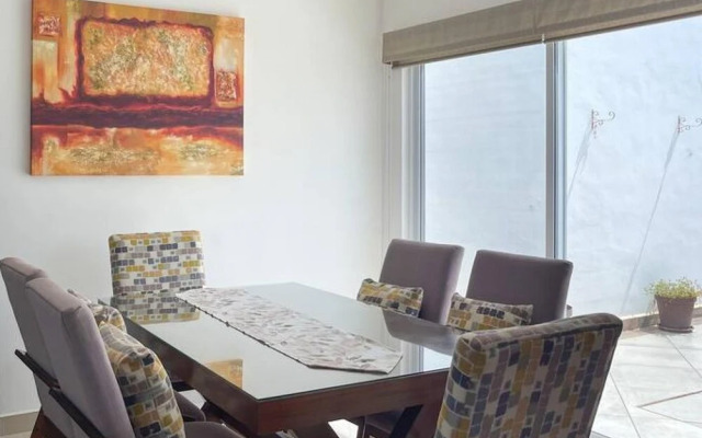 Prime Location House at Cerritos Great Price