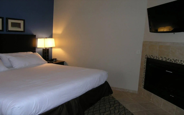 Holiday Inn Express & Suites Belle Vernon by IHG
