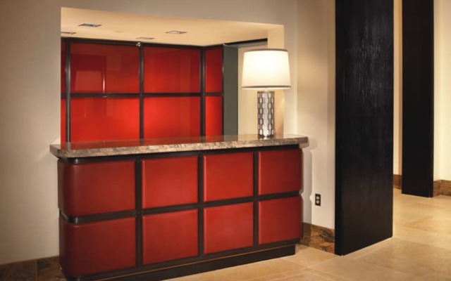 Bluebird Suites in Crystal City