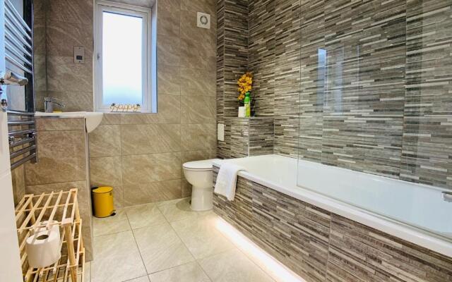 Springfield Apartment by Southwest Rooms - Free Parking & Netflix