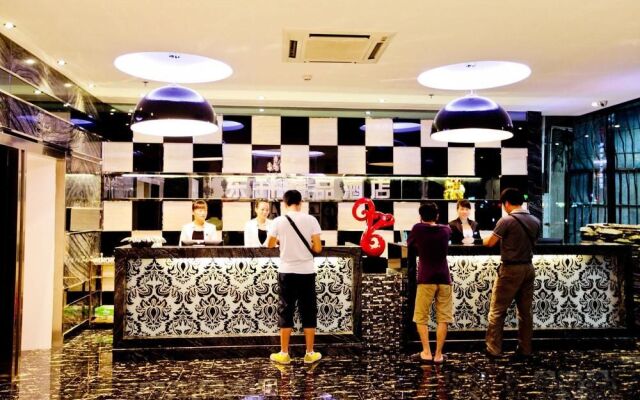By Ron Hotel