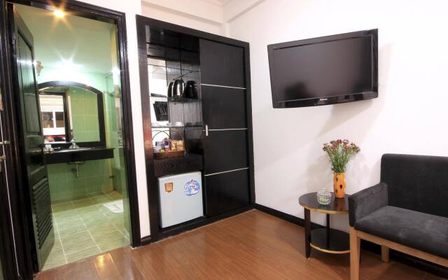 Hanoi Crystal Hotel