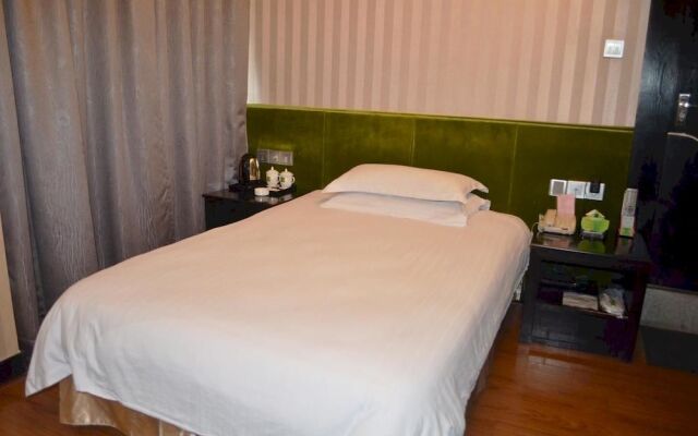 St. Martin Hotel