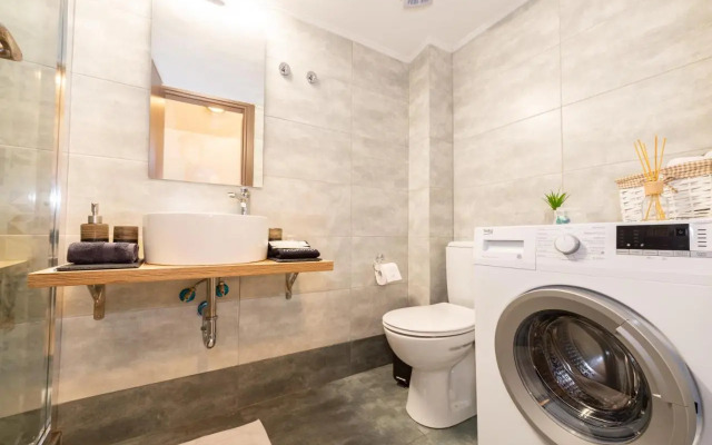 Spacious family home near Acropolis in Koukaki!