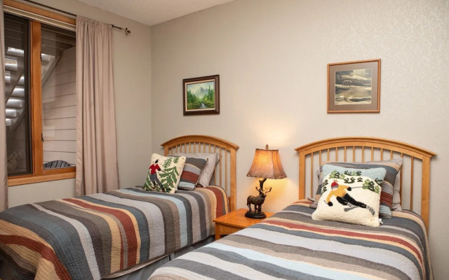 Sunvail S 13e 2 Bedroom Condo by RedAwning