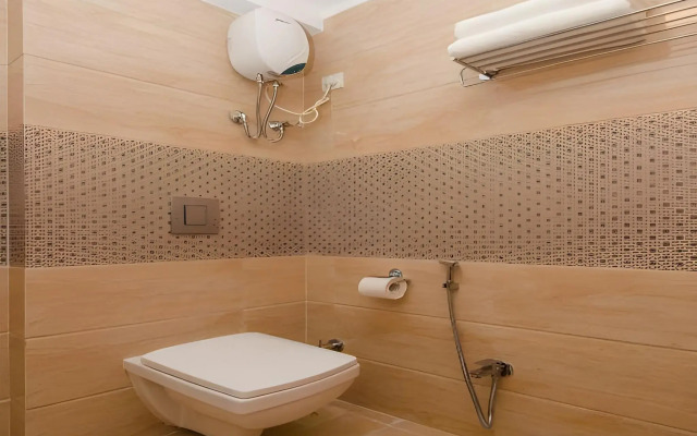 OYO 11720 Gold Coast Inn