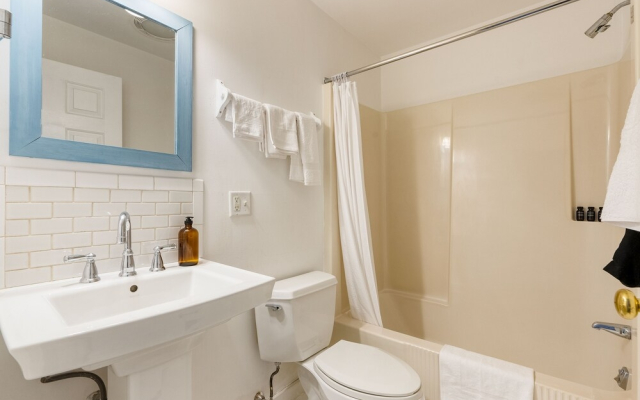 Egremont Village Inn by AvantStay