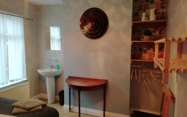 Big Yellow Door in Queens Quarter