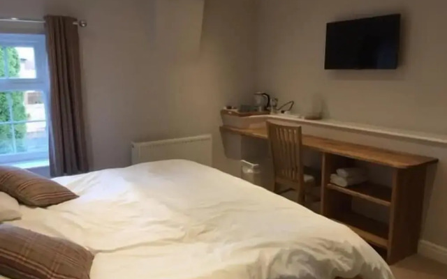 Maypole Farm Guest House