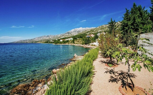 Modern Apartment near Sea in Starigrad