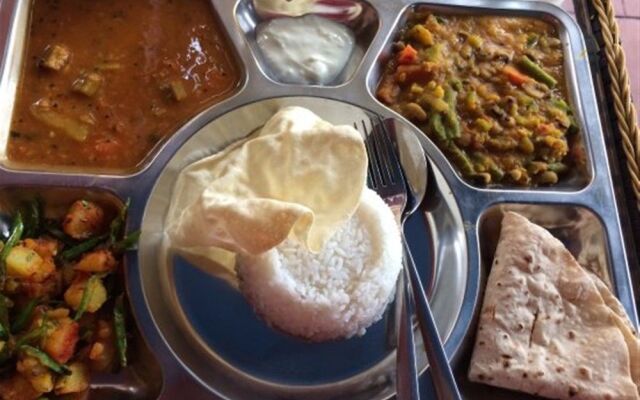 Vanakkam India Restaurant & Guesthouse
