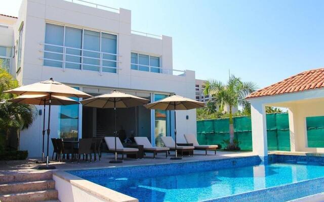 5-Room Luxury Villa in Tres Mares Marina Vallarta Villa 1