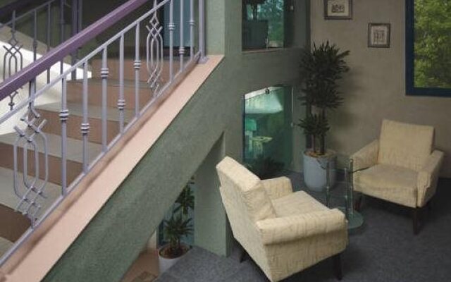 Elmar Hotel