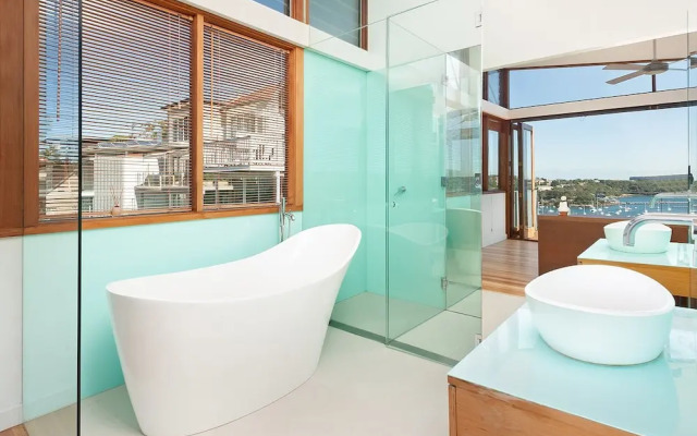 Stunning Architecture with Superb Balmoral Views!