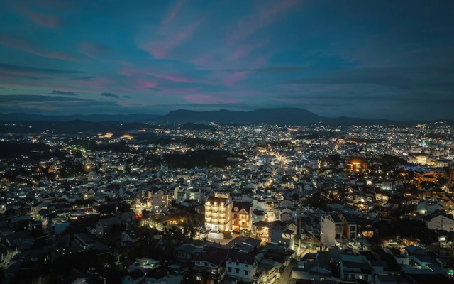 Dalat Roof Hotel