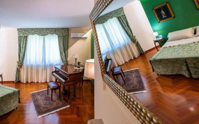 Romantic Apartment With Hot Tub