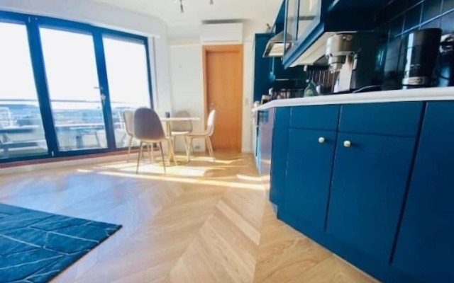 Luxury 1 bed. in Center Terrace&Parking