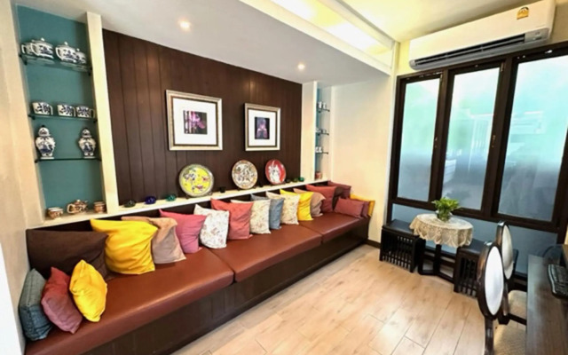Sawasdee Hotel @ Sukhumvit Soi 8