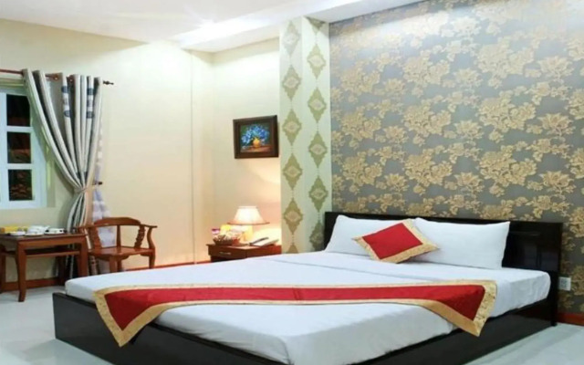 Sunflowers Hotel