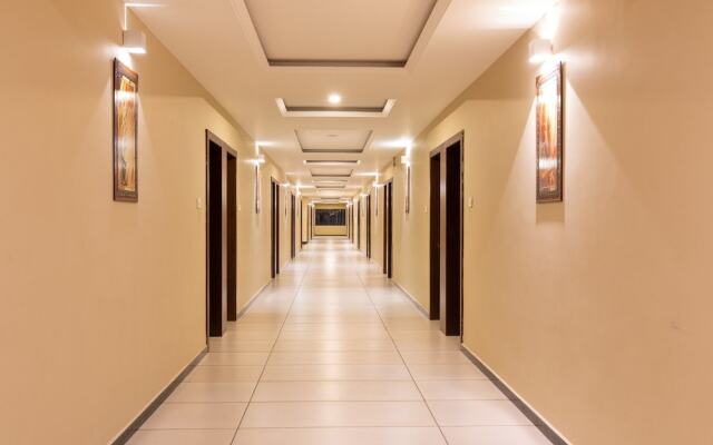 Capital O 19528 Hotel Park Palace