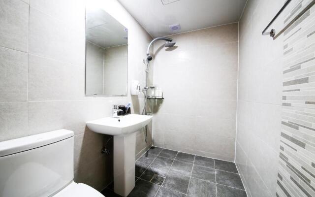 G HOUSE Mini Hotel & Guesthouse