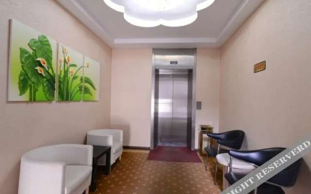 Yahao Business Hotel (Nanjing Olympic Sports Center Daoxiang Music Space Store)