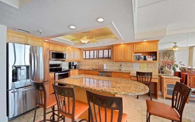 Trillium 4A Beach Front Condo With Private Balcony/amazing Views