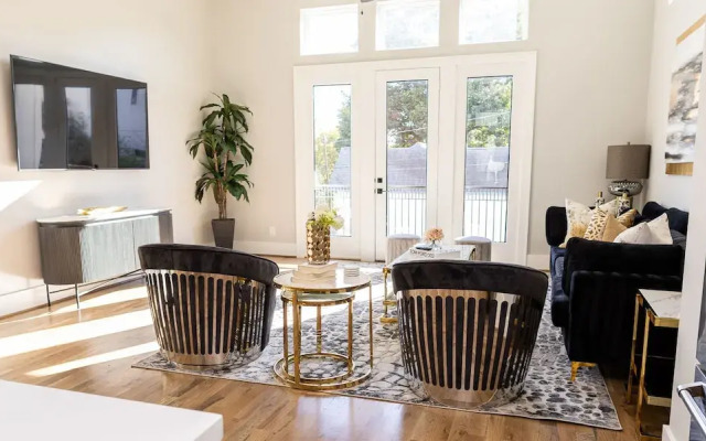 Stylish Luxury Downtown Home
