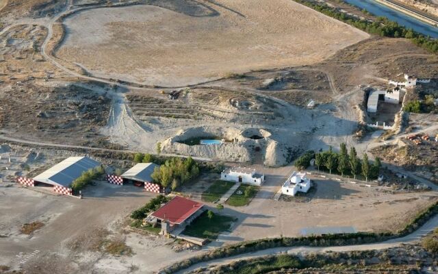 Hotel Cueva Tardienta Monegros - Adults Only