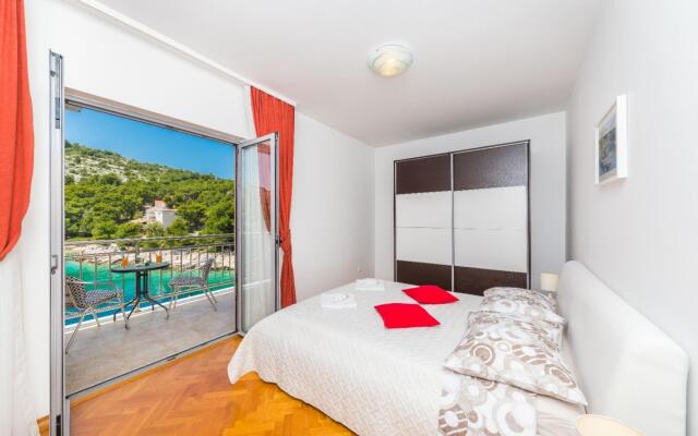 Silva - With Pool and Great View - H