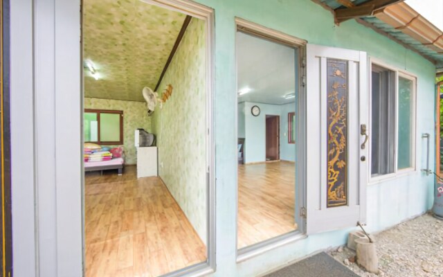 Daebudo Napoli Camping and Pension