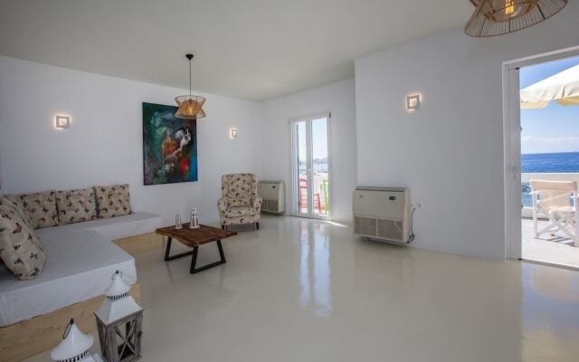 2 Bedroom Apartment With Terrace in Tinos Chora